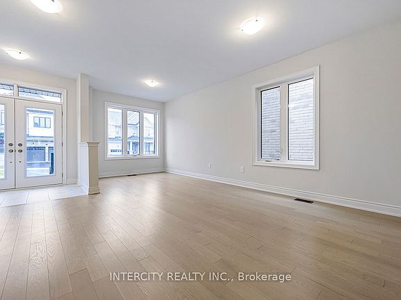 5th image of 51 Bostock Dr