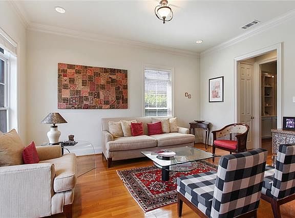 4th image of 48 Fairway Oaks Dr