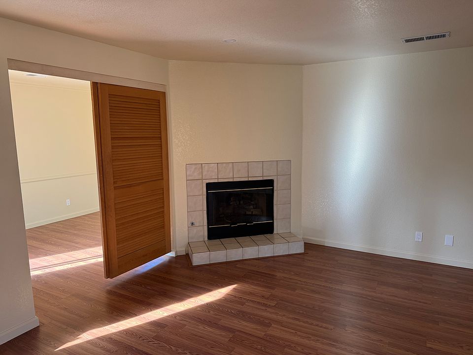 Living Room with Fireplace