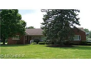 753 Wildwood Dr NE photo 1