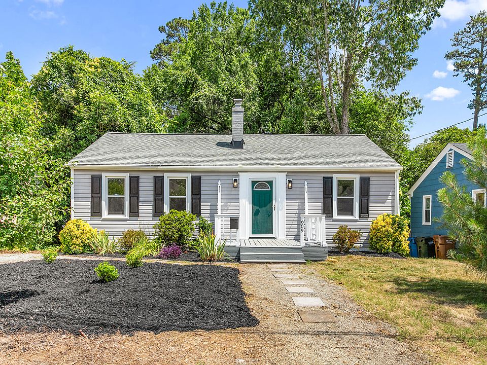 1st image of 609 E Maynard Ave