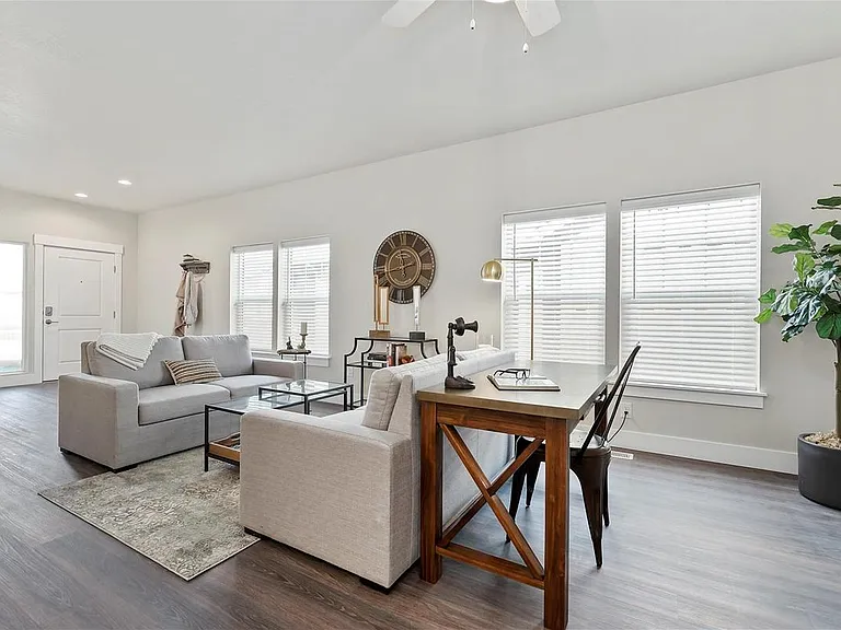 Cedar Crossing Luxury Townhomes — Photo 75