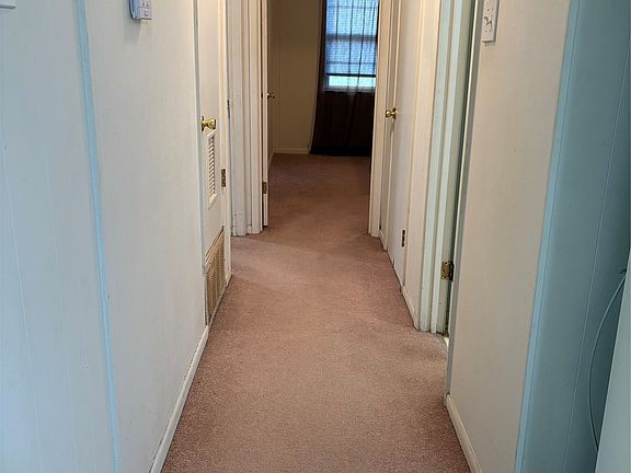 5th image of 307 S Avenue P