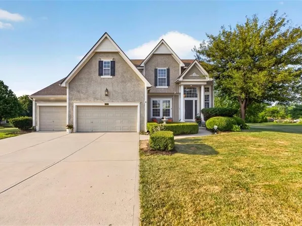 18518 W 252nd St, Paola, KS 66071