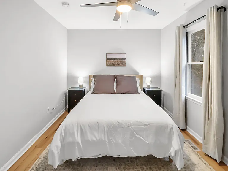 319 Wildberry Ln — Photo 4