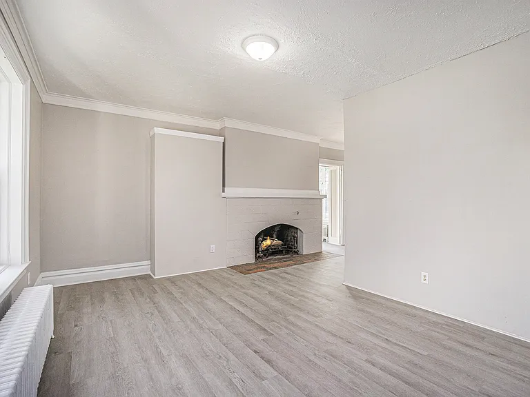 258 Capital Ave NE #3 — Photo 5