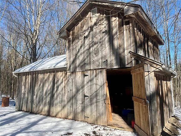 5th image of 231 Ives Settlement Rd