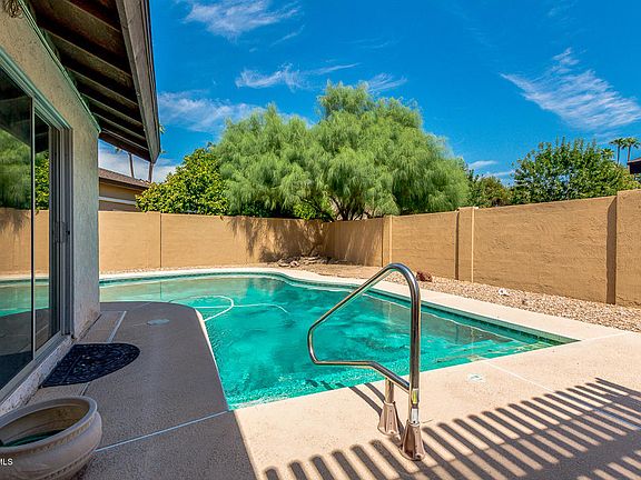 2nd image of 338 W El Camino Dr