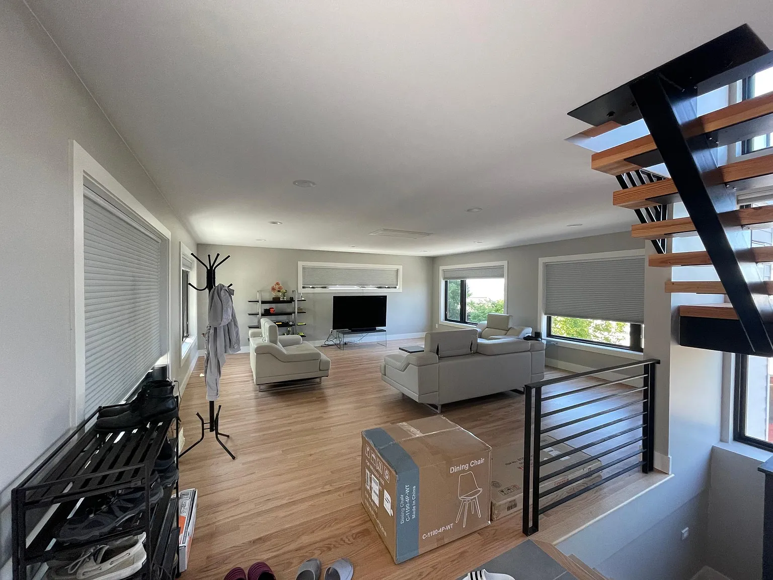3 bed, 2.5 bath, 2000 sqft, $6,250 — Photo 2