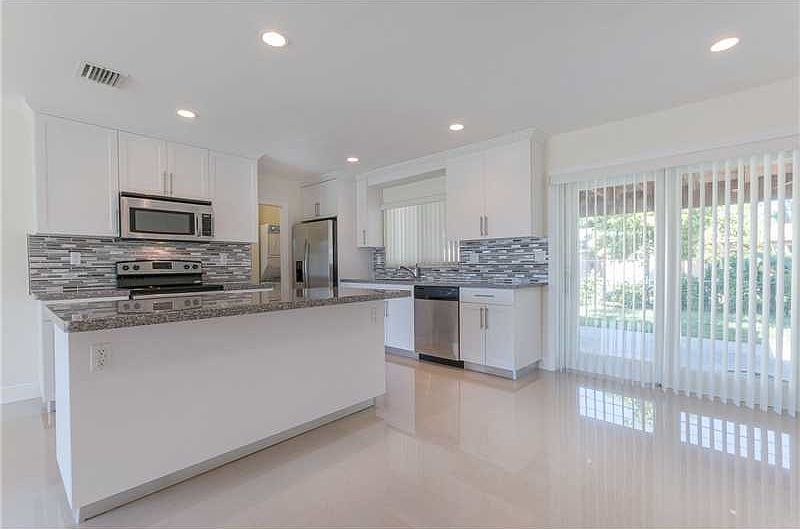 2nd image of 10441 SW 46th Ter