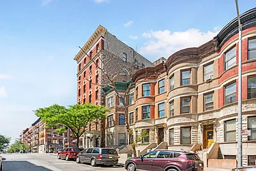 Rented by R New York