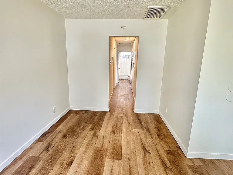 11200 Victory Blvd #9 — Photo 16