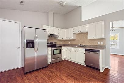 5th image of 4629 Woodbridge Ln