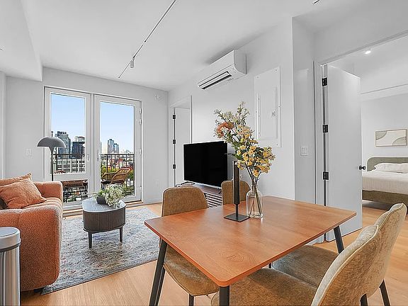 5th image of 16 West St #729