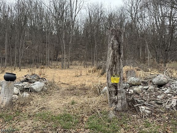 2nd image of 16 Cleveland Rd