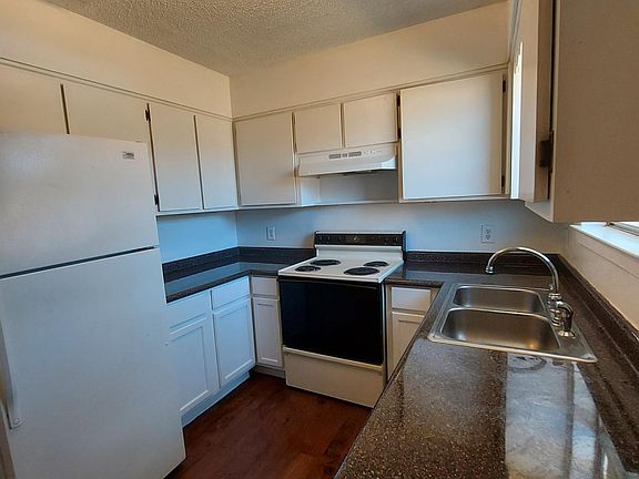 3rd image of 110B Cherie Ln