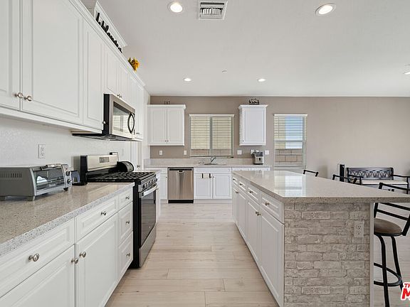 5th image of 12645 Dion Pl