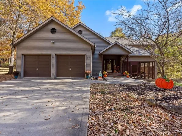 15617 Oakmont Dr, Kearney, MO 64060