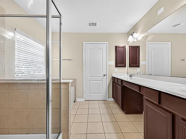 9106 Fuqua Breeze Dr — Photo 33