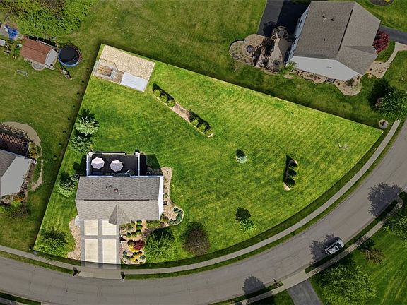 5th image of 151 Nottingham Dr
