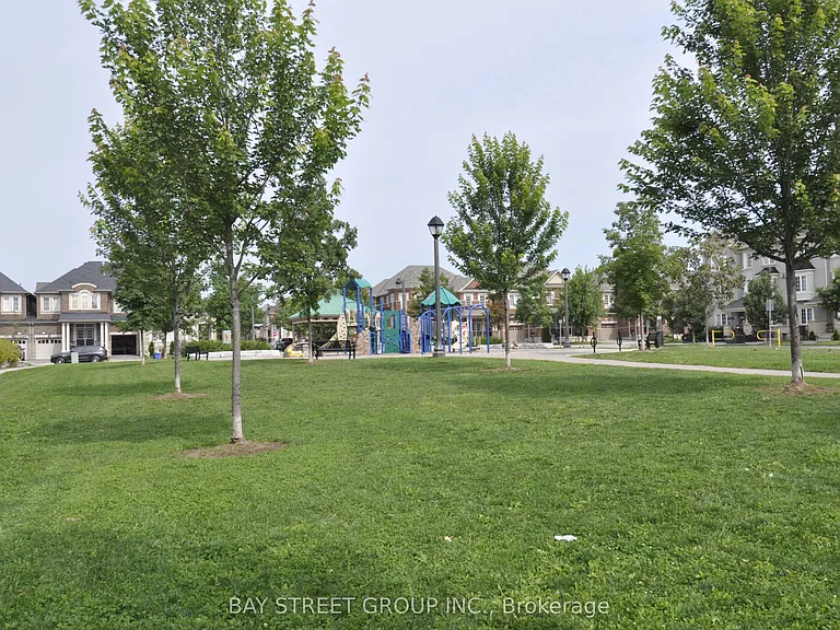 265 Ellen Davidson Dr #5 — Photo 24