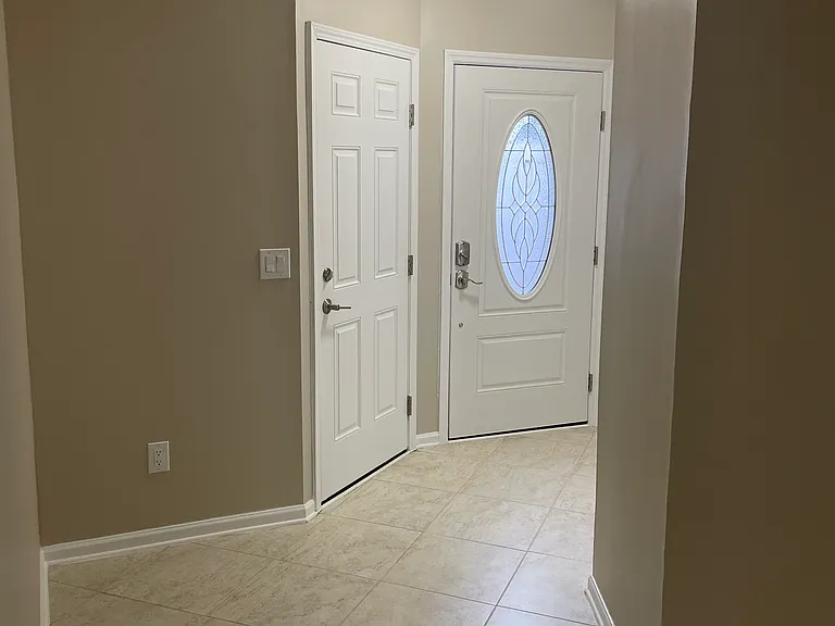 11042 Mill Pond Ct — Photo 2