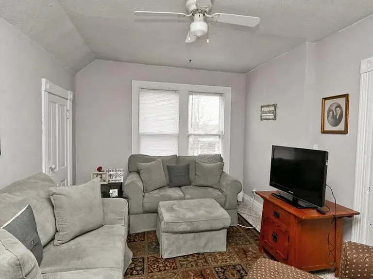 609 Water St S #3 — Photo 3