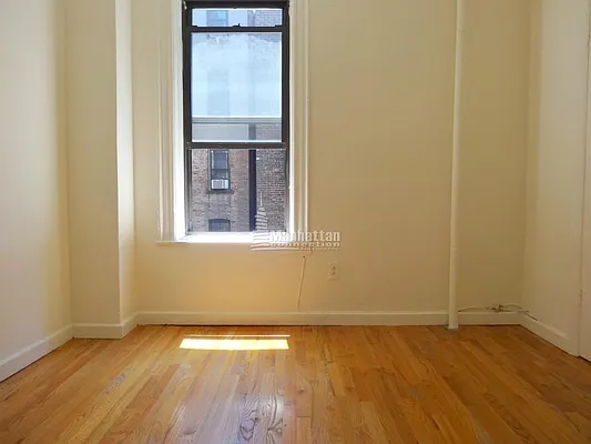Rented by Manhattan Connection | media 7