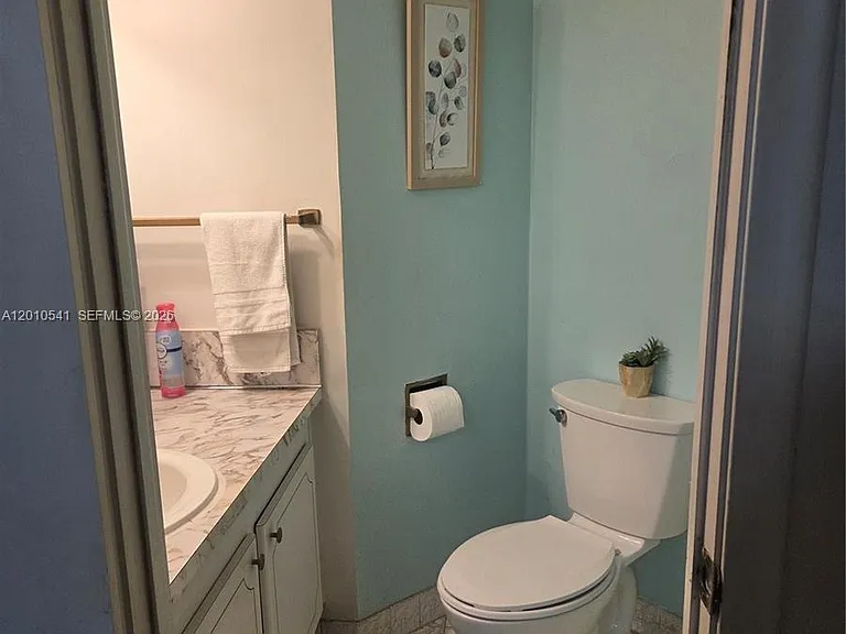 1817 S Ocean Dr #325 — Photo 29