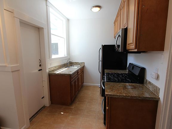 4th image of 2756 McAllister St APT 2