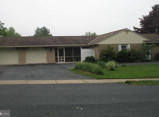 28 Colonial Dr, Jonestown, PA 17038