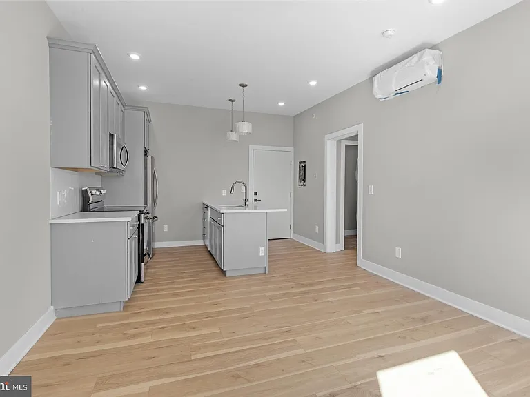 1935 N 2nd St #202 — Photo 10