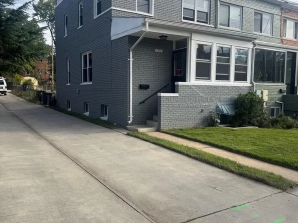 704 Buchanan St NE, Washington, DC 20017