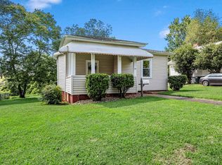 33 Lawrence St, Lyman, SC 29365