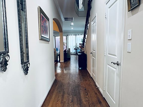 3rd image of 2414 Driscoll St