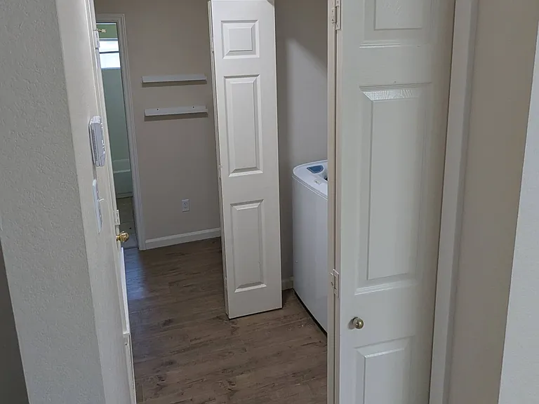 313 Tudor House Rd — Photo 11