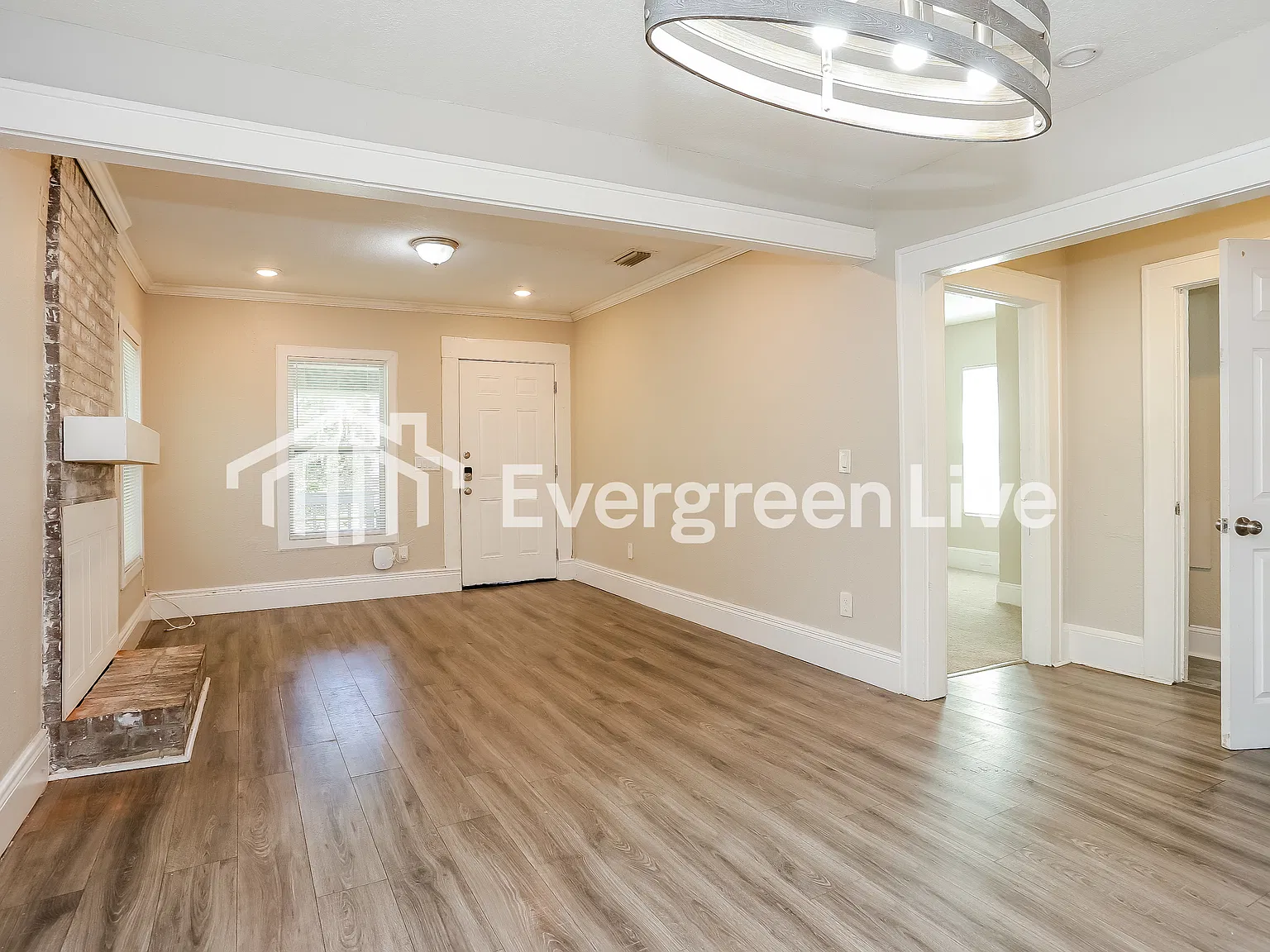 3 bed, 2.0 bath, 1068 sqft, $1,195 — Photo 3