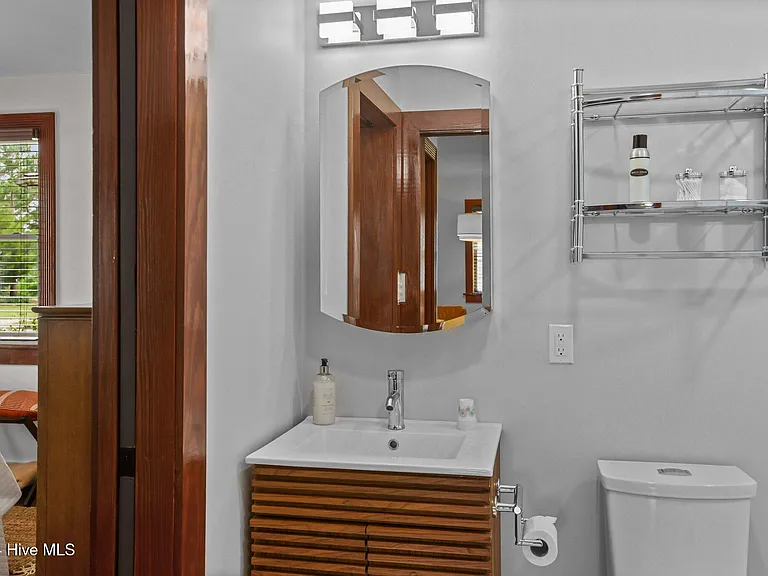 226 E Water St — Photo 17
