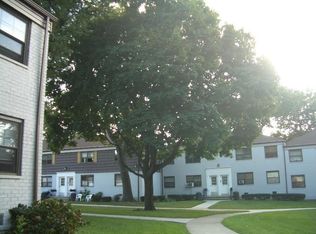 13735 68th Dr APT B, Kew Garden Hl, NY 11367