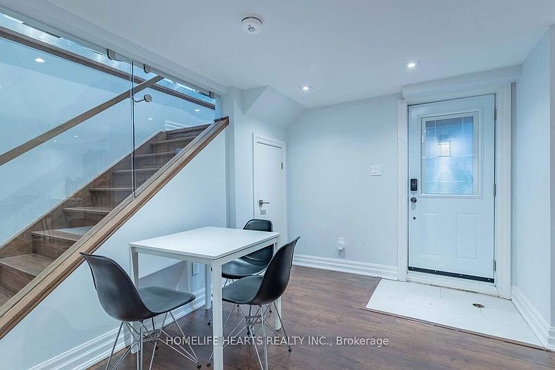Burlington House for rent - 5 Bedrooms — photo 16