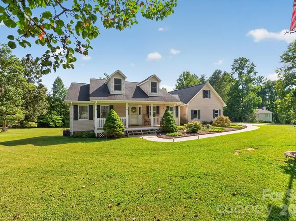 3105 Hunters Ridge Ct, Morganton, NC 28655