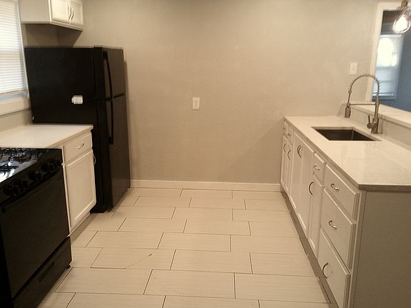 2nd image of 4605 SE 23rd St