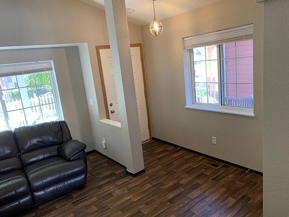 3rd image of 4759 Adalaide Ln