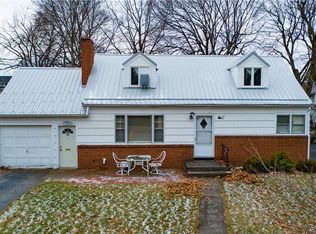 637 Rocket St, Rochester, NY 14609