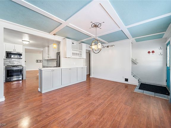 5th image of 1264 Center Ave