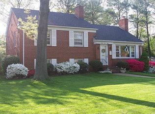 6108 Fox Hill St, Springfield, VA 22150