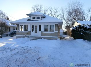 25 S Lord Ave, Carpentersvle, IL 60110