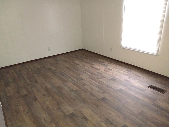 2nd image of 209 S Avenue B Trailer 22