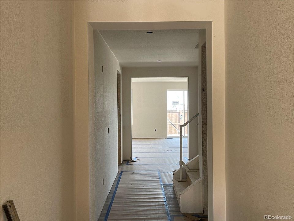 2nd image of 14674 Elm St