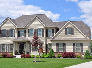 8 Hearthstone Ter, Orchard Park, NY 14127